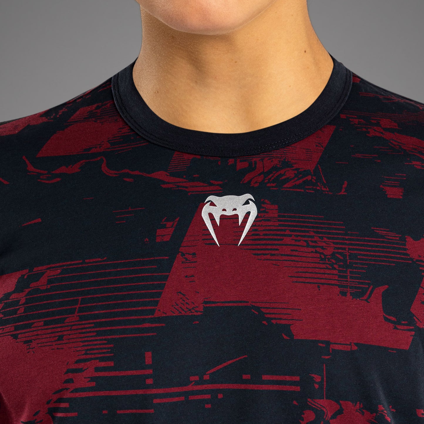 UFC Zenith by Venum Authentic Fight Week Kurzarm T-Shirt Damen - Marineblau/Burgunderrot/Silber