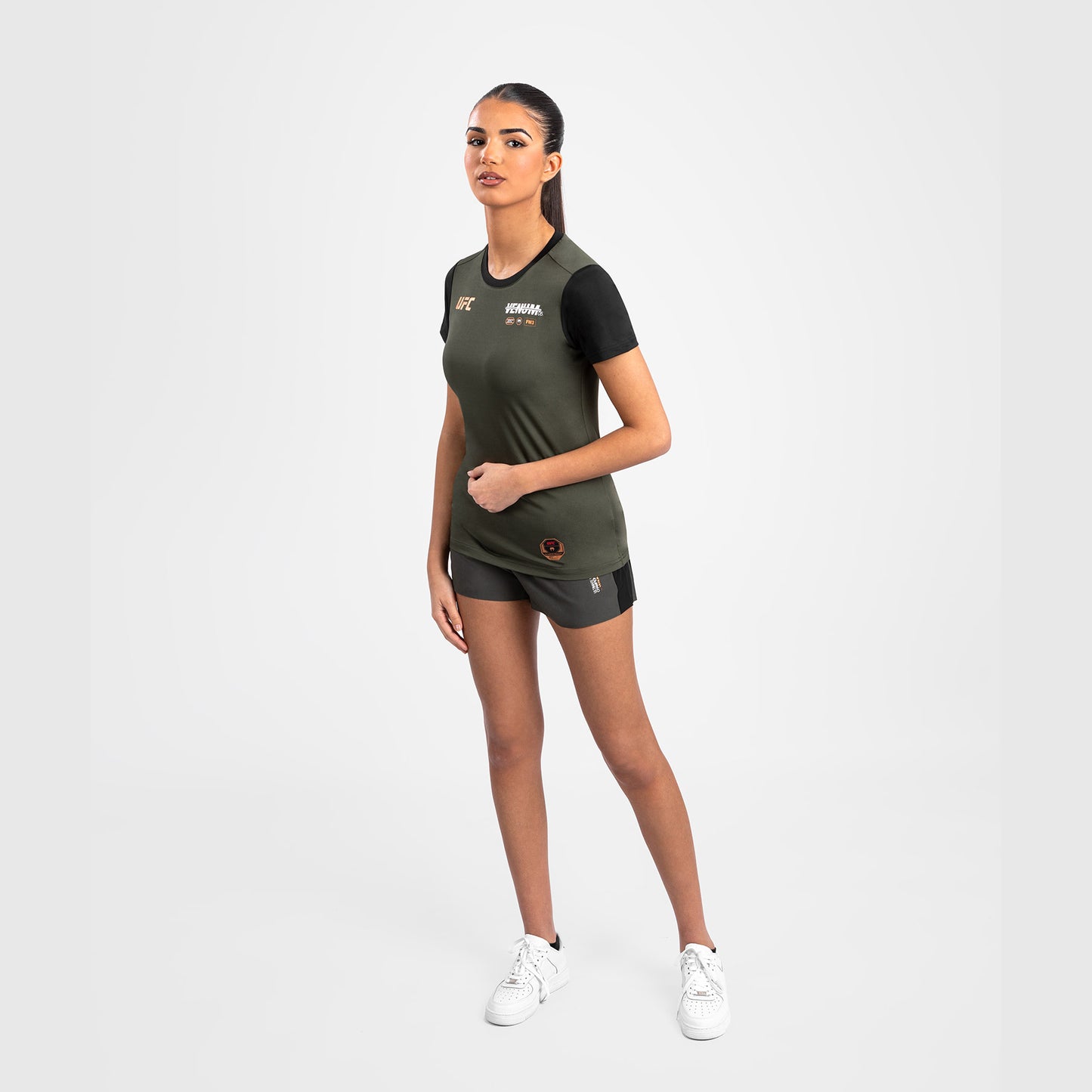 UFC Adrenaline by Venum Fight Week Dry-Tech-T-Shirt für Frauen - Khaki/Bronze