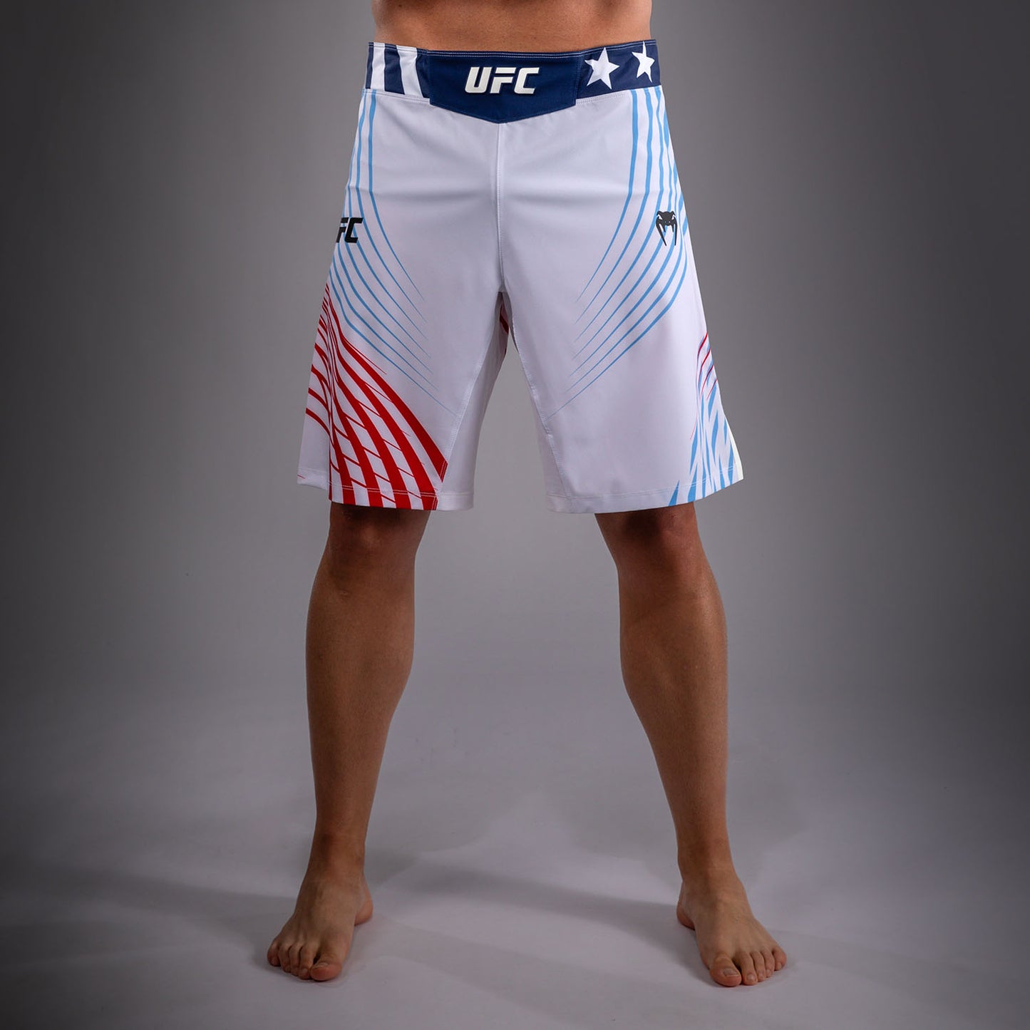Official UFC Freedom 250 by Venum Personalisiert Authentic Fight Night Fight Shorts im Long Fit für Herren - Weiß