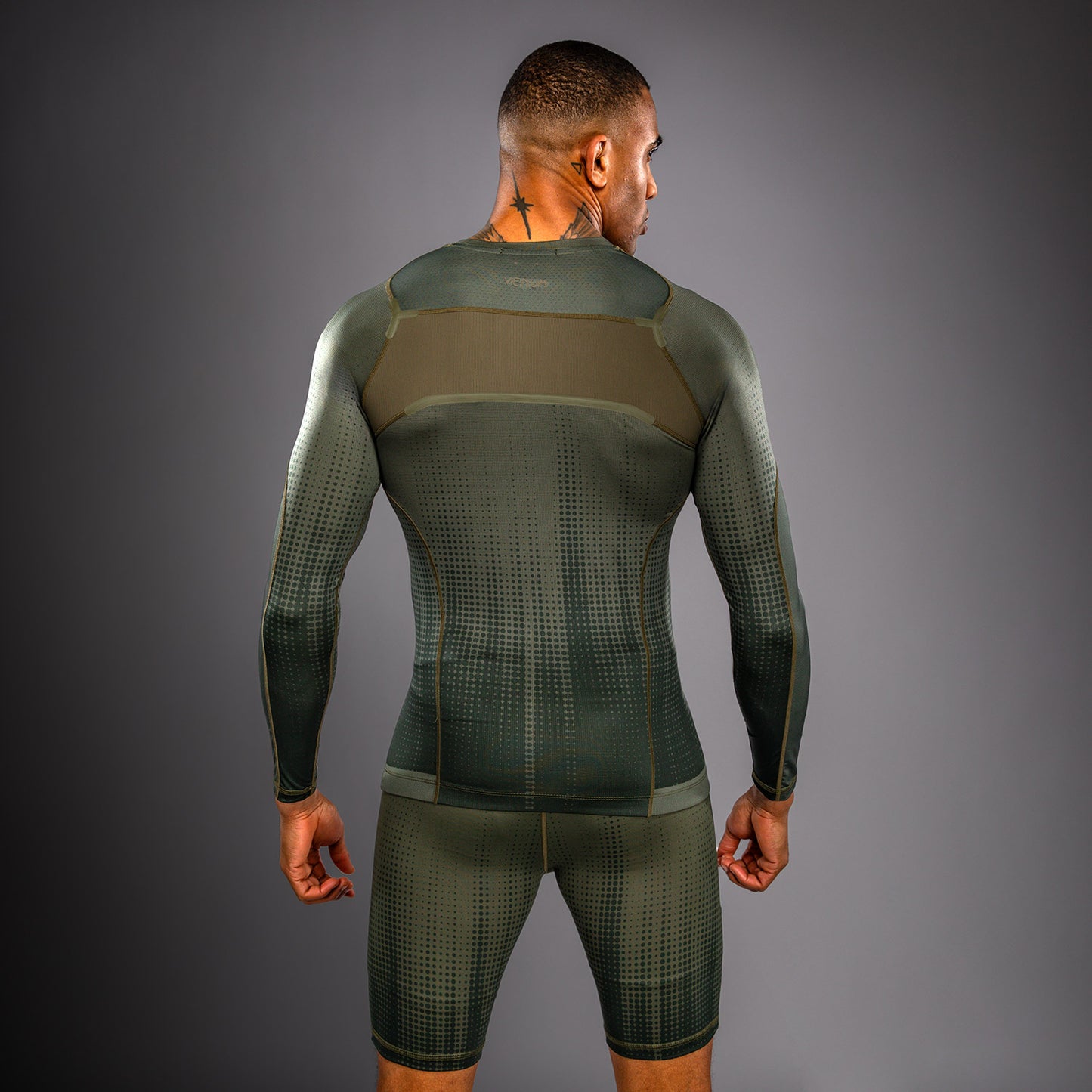 Venum Stealth Langarm Rashguard – Khaki/Dunkelgrün