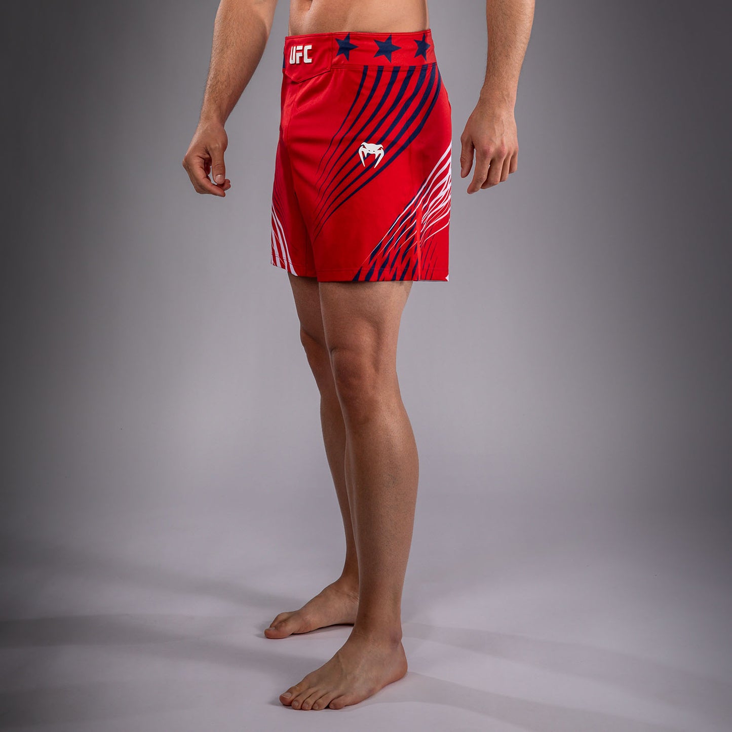 Official UFC Freedom 250 by Venum Authentic Fight Night Fight Shorts im Short Fit für Herren - Rot