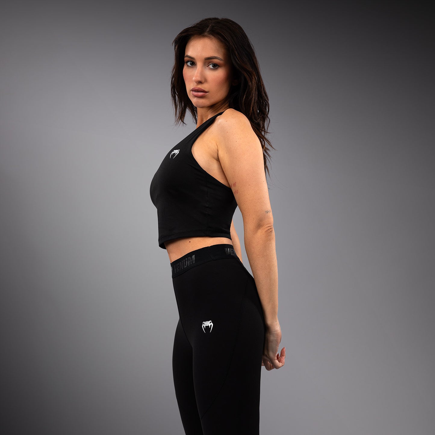 Venum Elevate Langer Sport-BH für Frauen - Schwarz