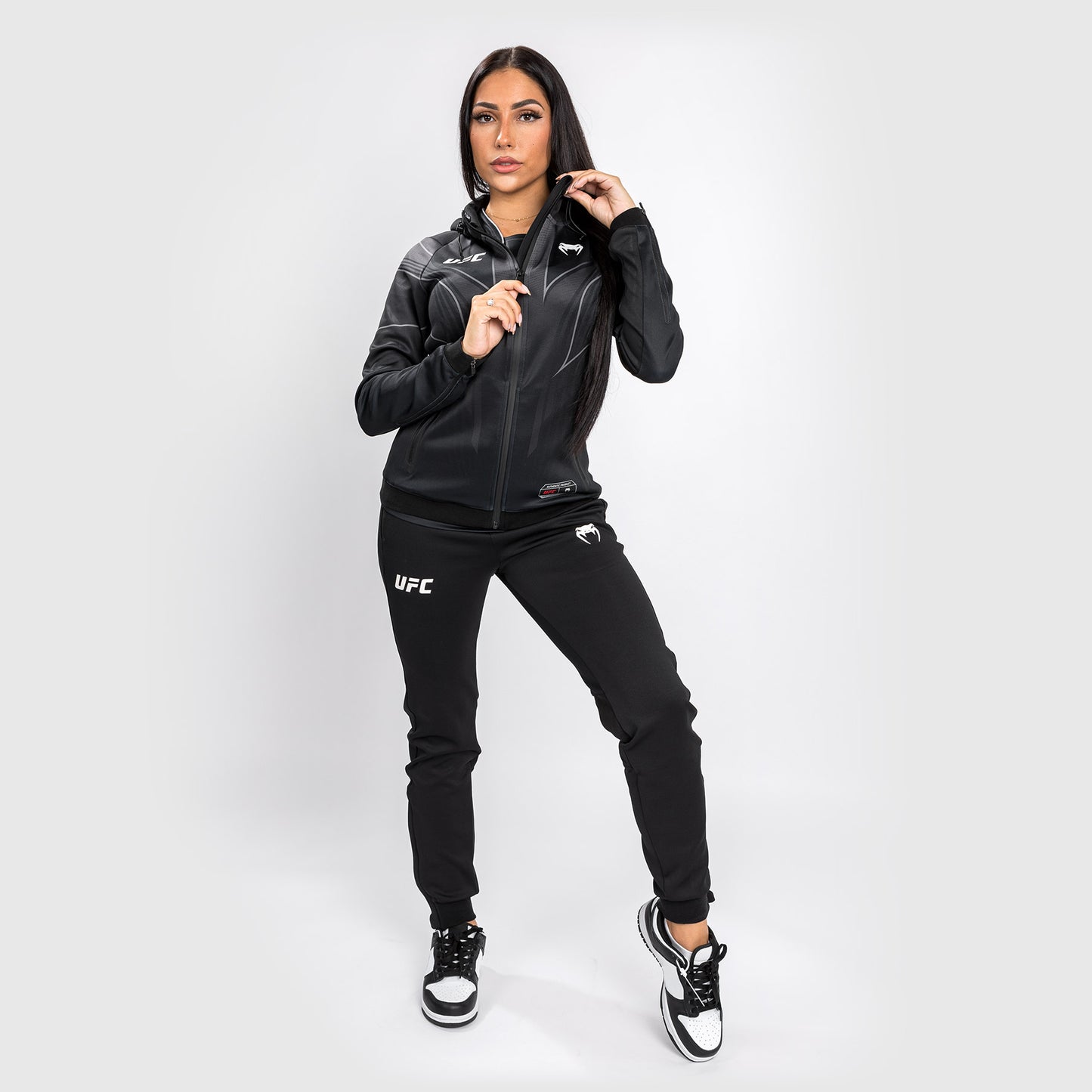 UFC Venum Authentic Fight Night 2.0 Women's Walkout Hoodie - schwarz
