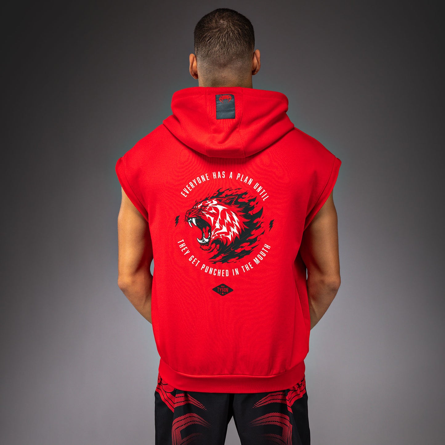 Venum x Mike Tyson Tiger Ärmelloser Hoodie - Intensivrot/Tiefschwarz