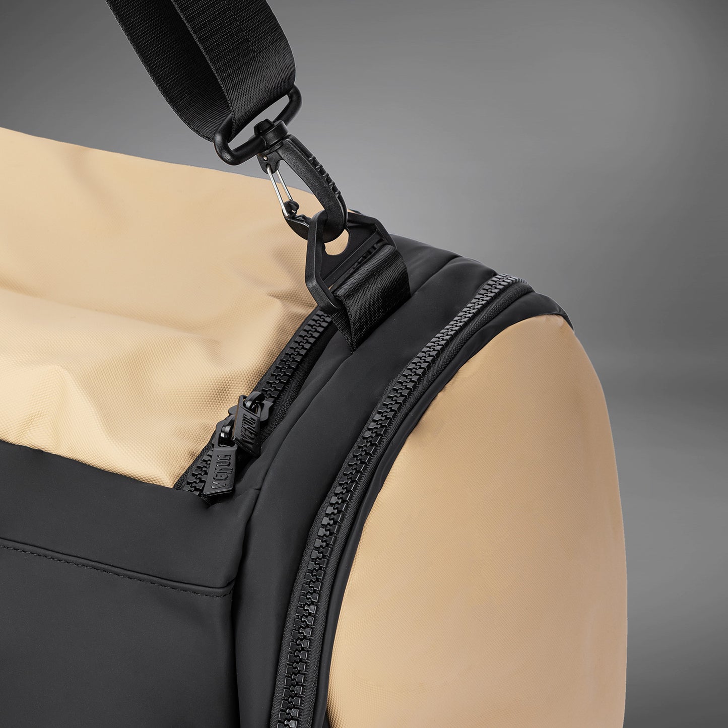 Venum Evo 2 Trainer Lite Sporttasche (55-63L) – Schwarz/Sand