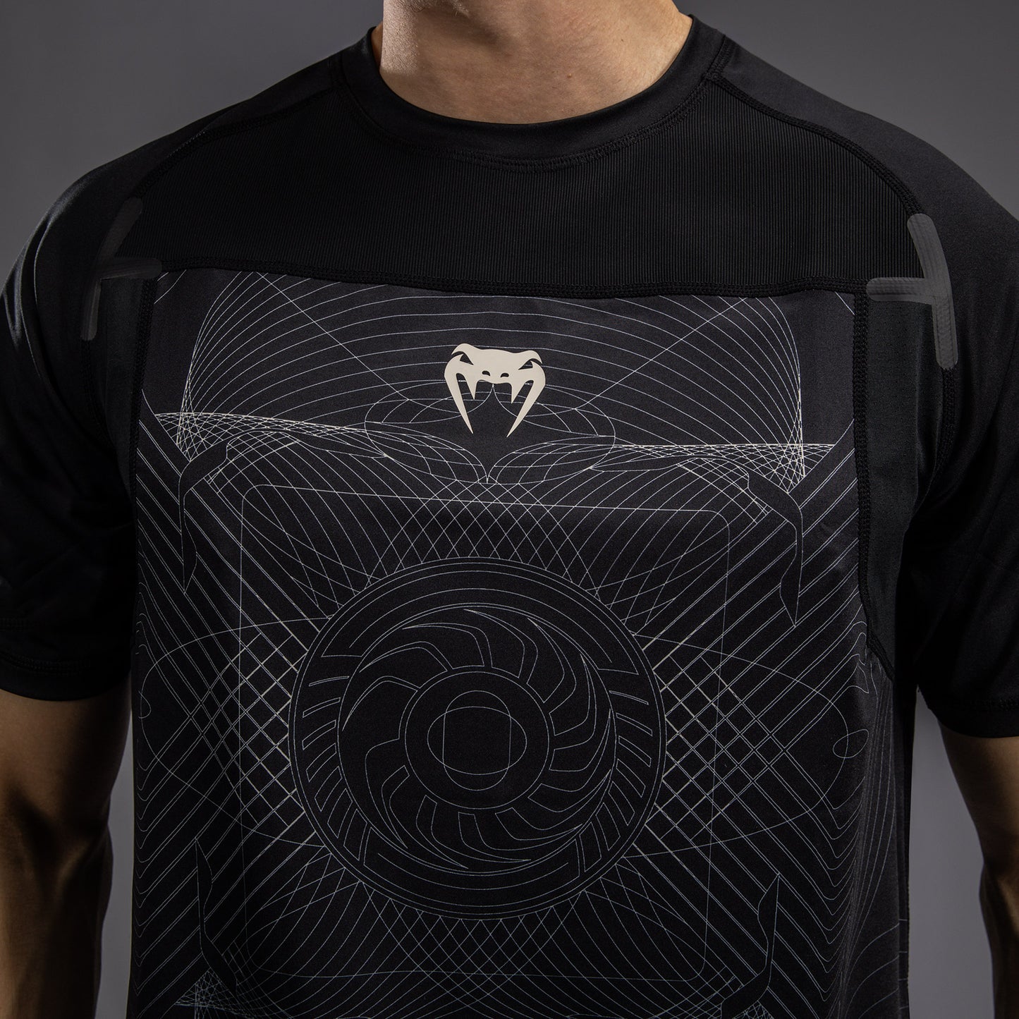 Venum G-Fit Air Herren Dry-Tech T-Shirt - Tiefschwarz/Wüstensand