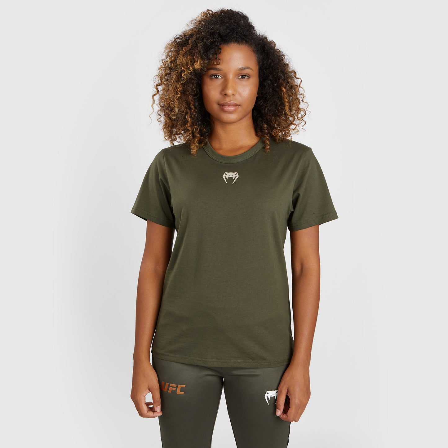 UFC Adrenaline by Venum Fight Week Kurzärmeliges Baumwoll-T-Shirt für Frauen  - Khaki