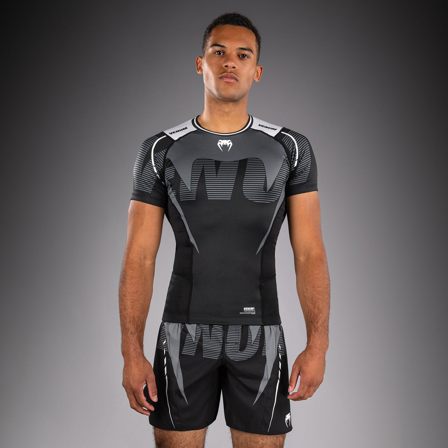 Venum Adrenaline Kurzarm Rashguard – Schwarz/Silbergrau