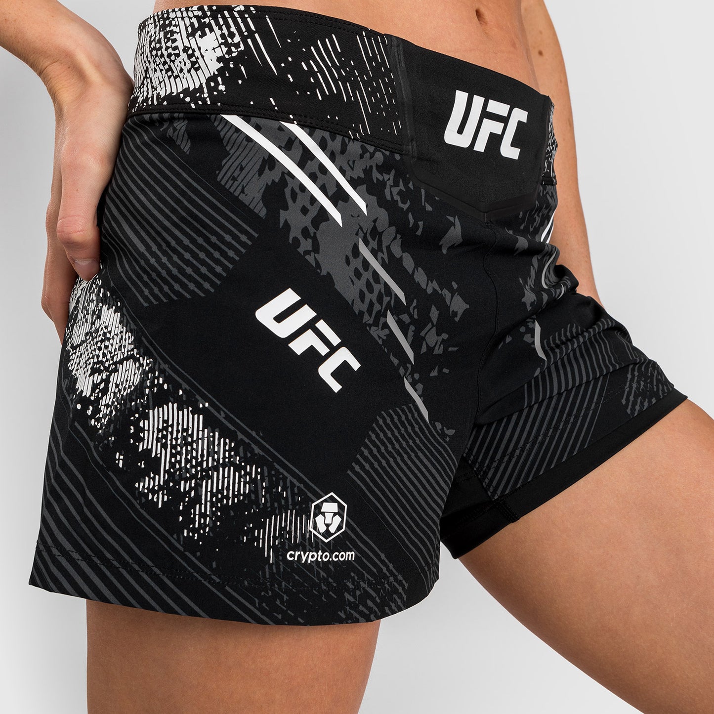 UFC Adrenalin von Venum personalisierte authentische Fight Night Frauen Kampf Short - schwarz