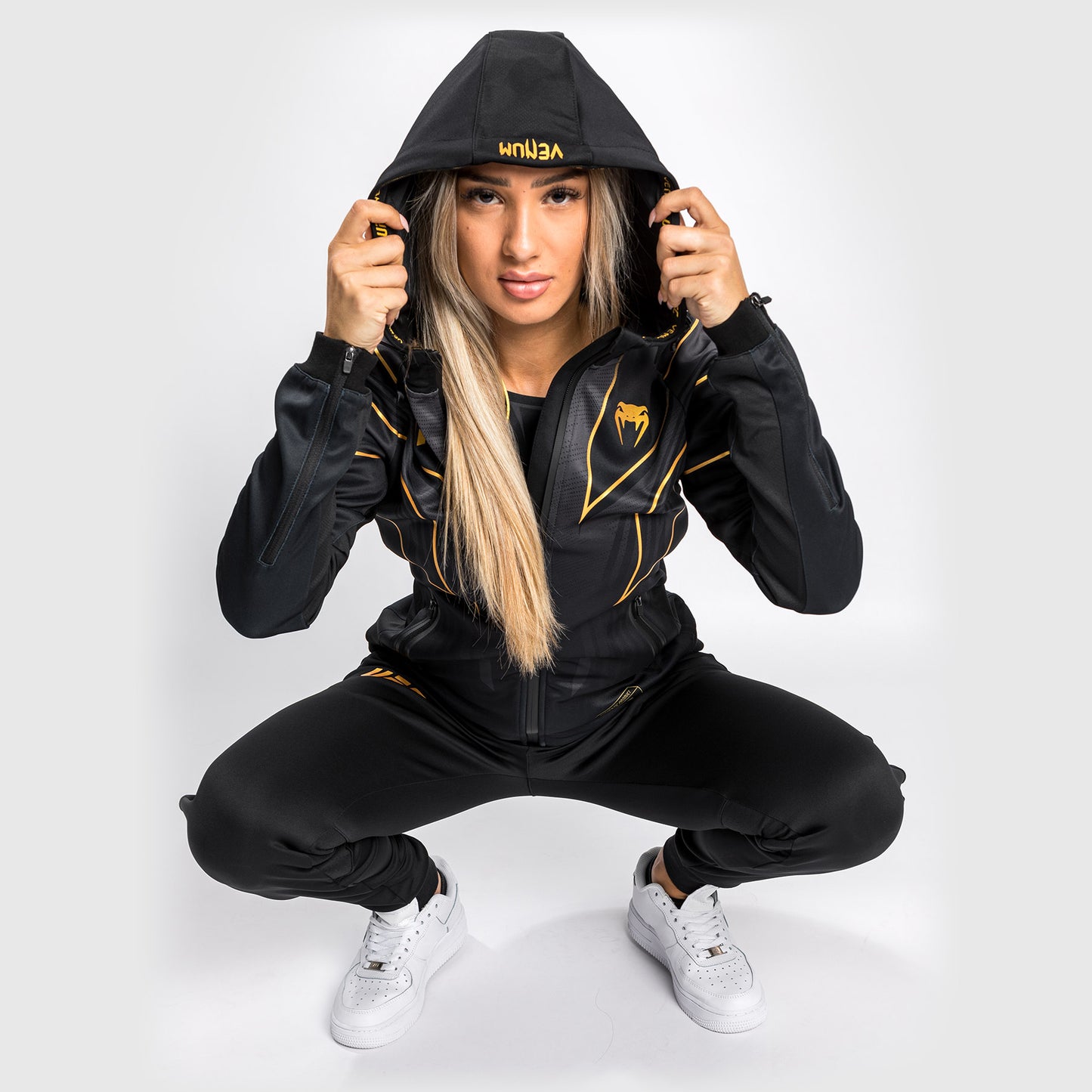 UFC Venum Authentic Fight Night 2.0 Frauen Walkout Hoodie - Champion