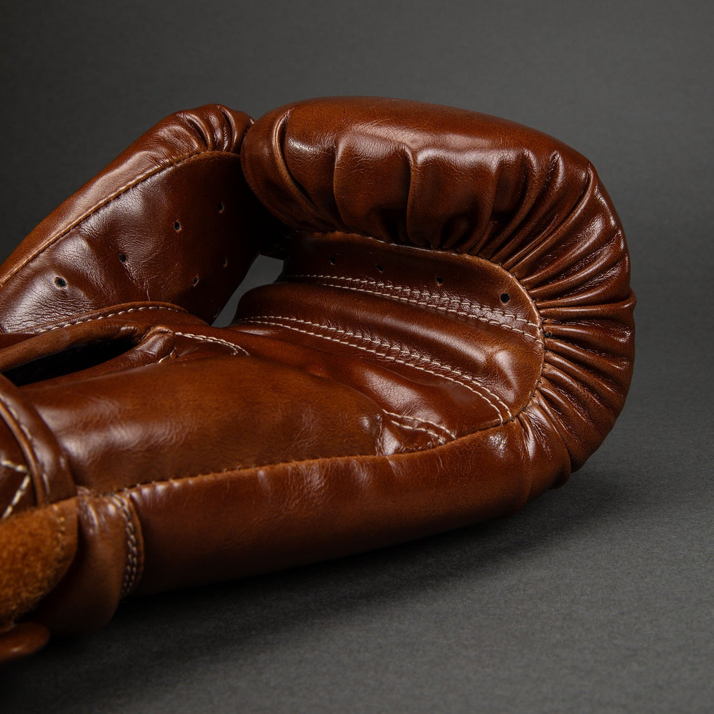 Venum Impact Classic Boxhandschuhe - Glänzendes Havana