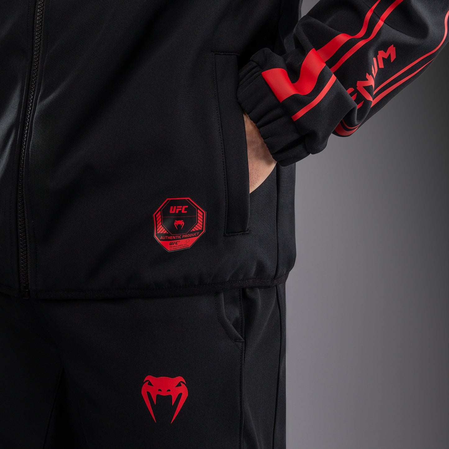 Venum UFC Unity by Venum Authentic Fight Week Herren-Kapuzenjacke mit Reißverschluss - Schwarz