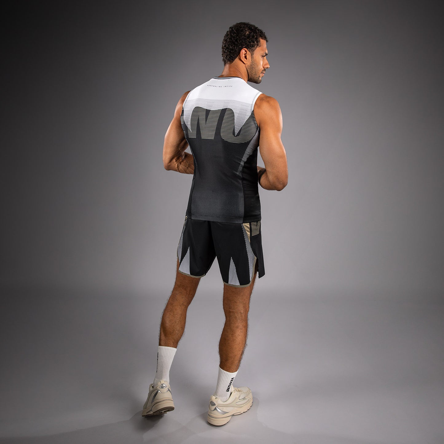 Venum Adrenaline Ärmellose Rashguards – Schwarz/Sand