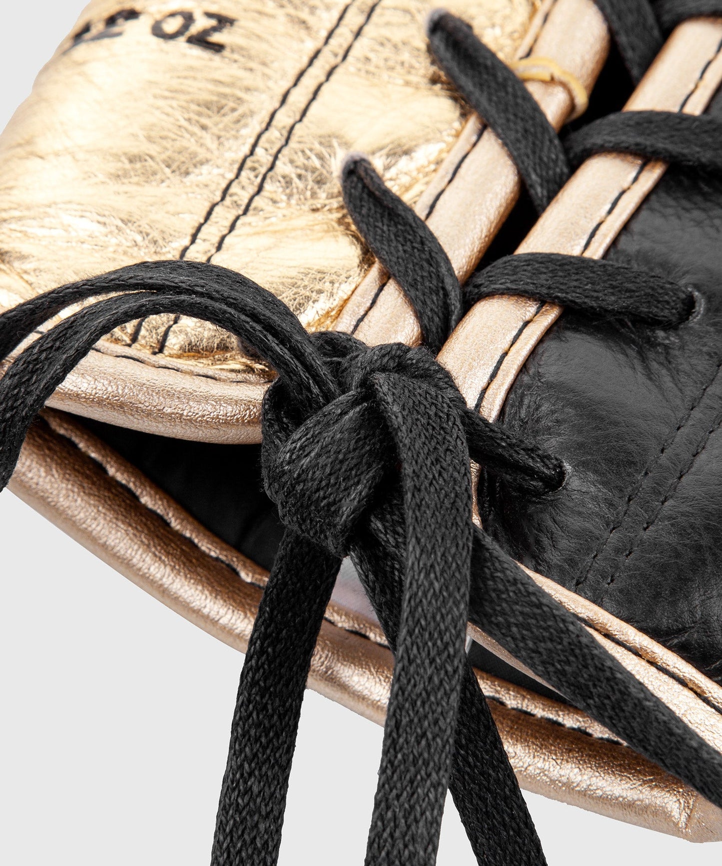 Venum Giant 2.0 professionelle Boxhandschuhe - MIT SCHNÜRUNG - Schwarz/Gold