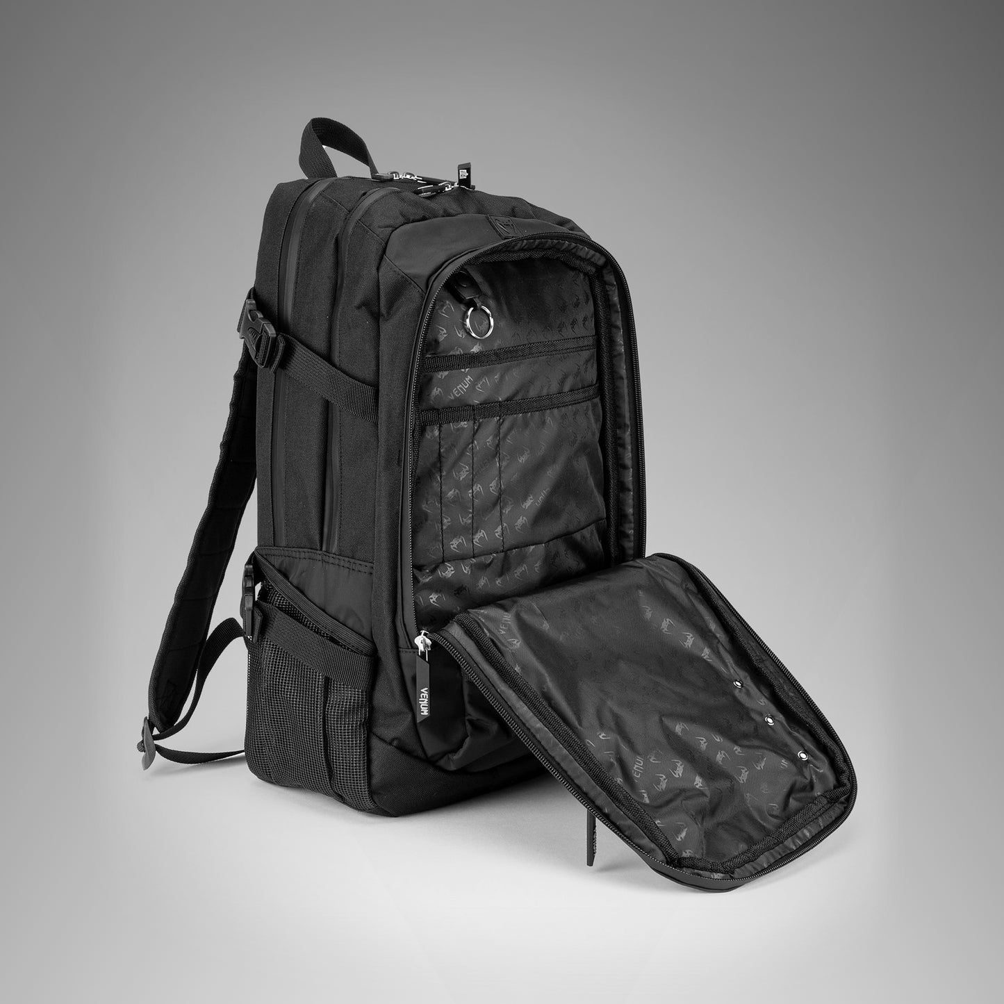 Venum Challenger Pro Evo Rucksack (20-25L) – Schwarz/Weiß