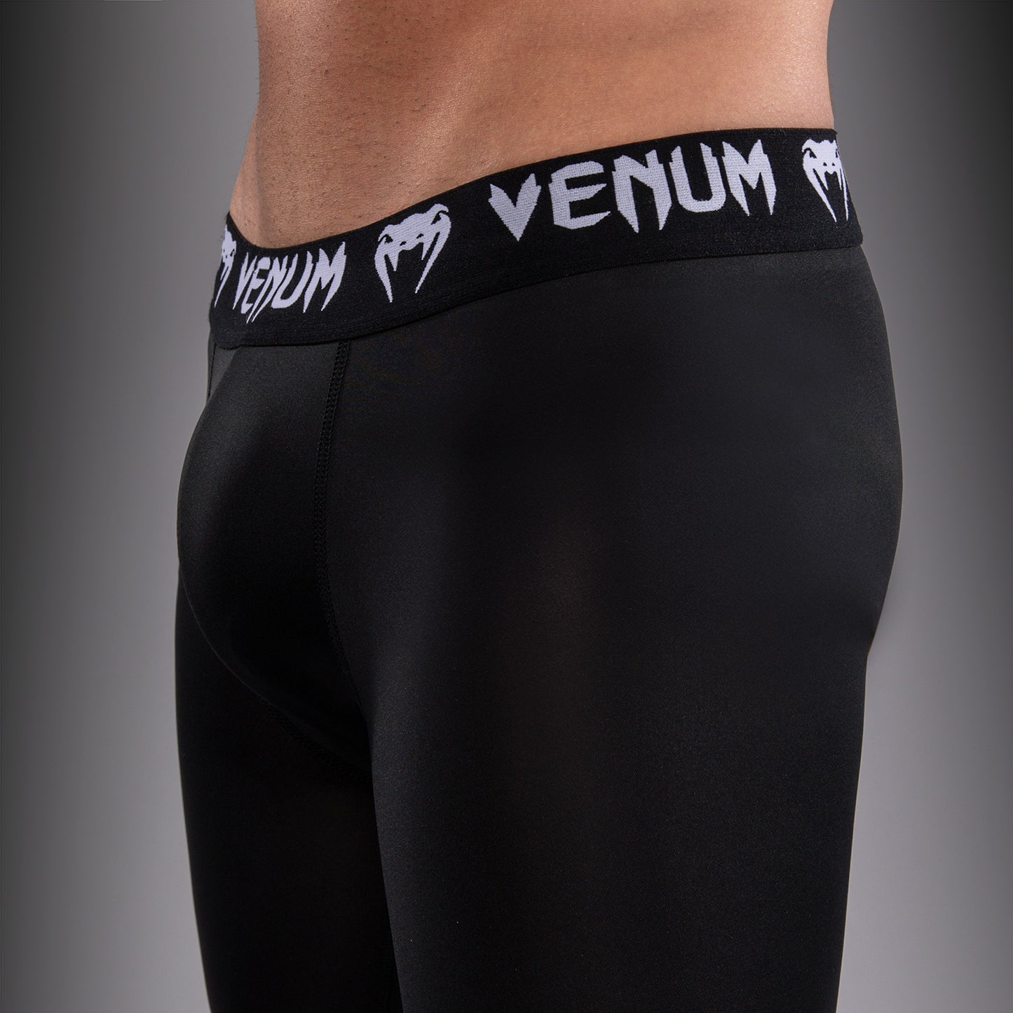 Venum UFC Unity by Venum Authentic Fight Week Herren Funktions-Kompressionsshorts - Schwarz