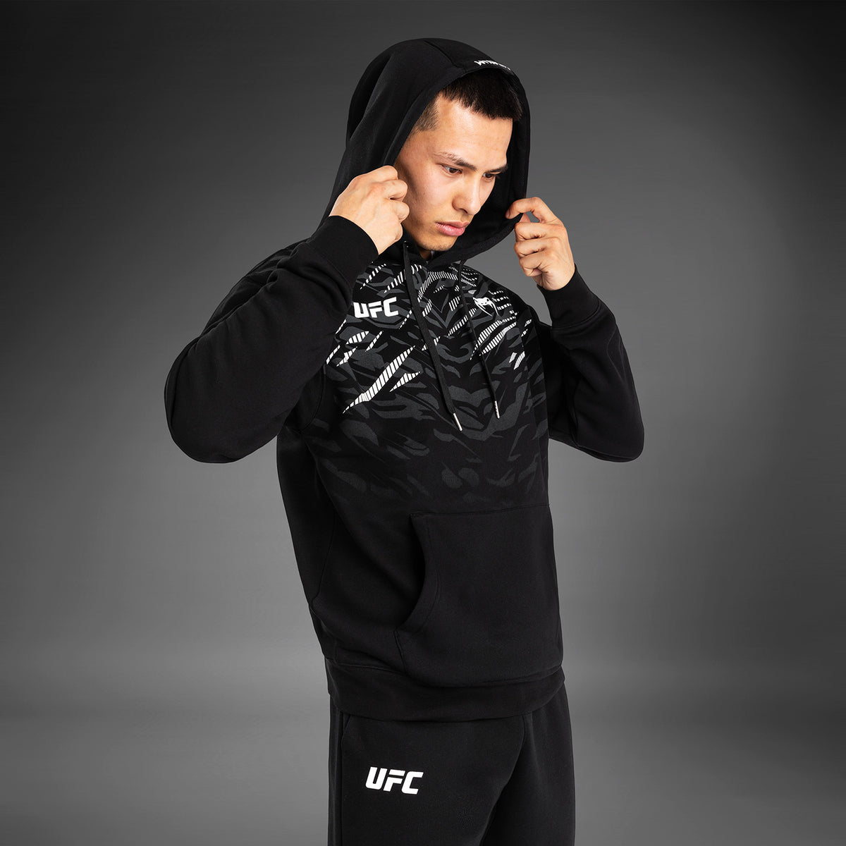 UFC Fusion by Venum Replica Herren Pullover Hoodie - Schwarz