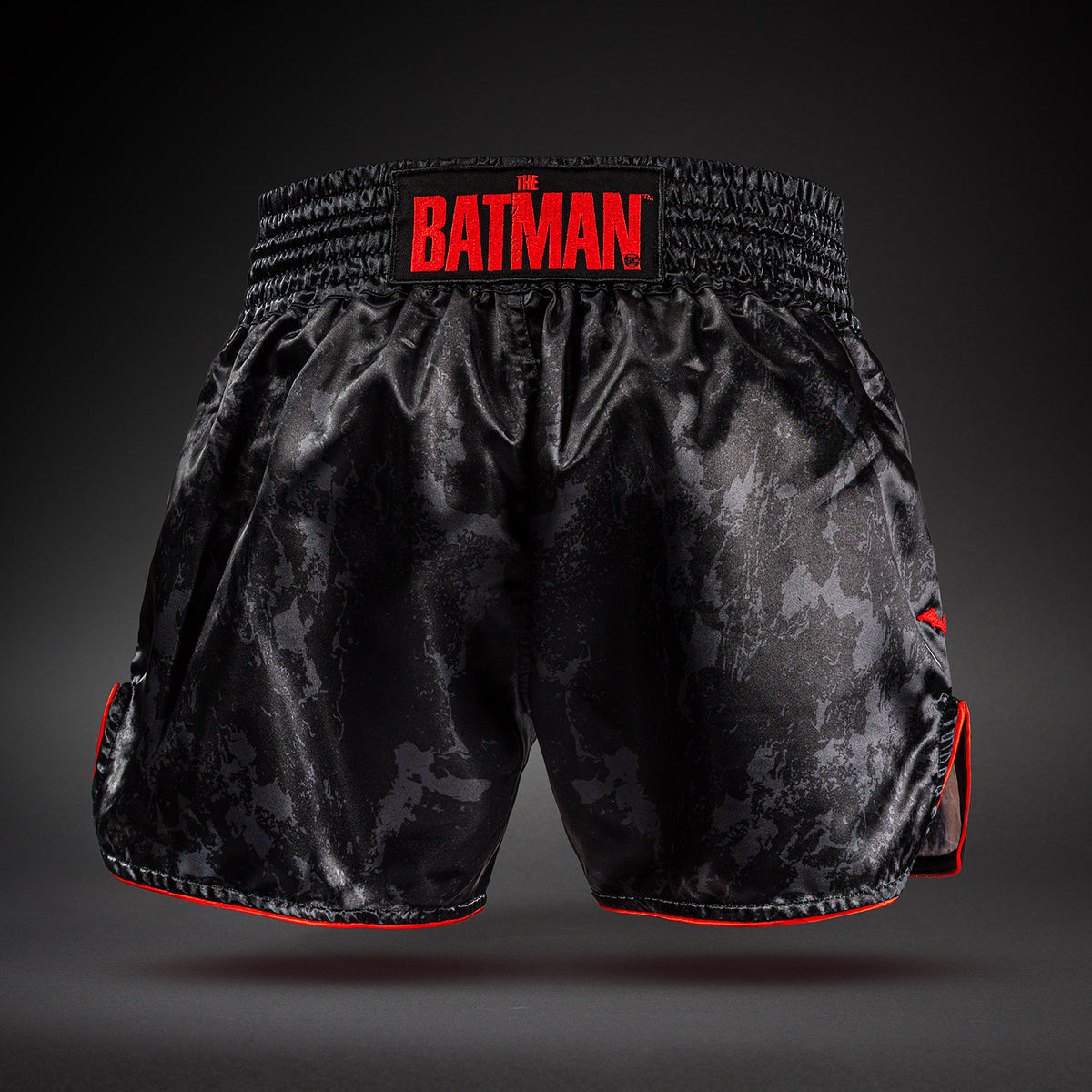 Venum x Batman Muay-Thai-Shorts - Schwarz/Rot