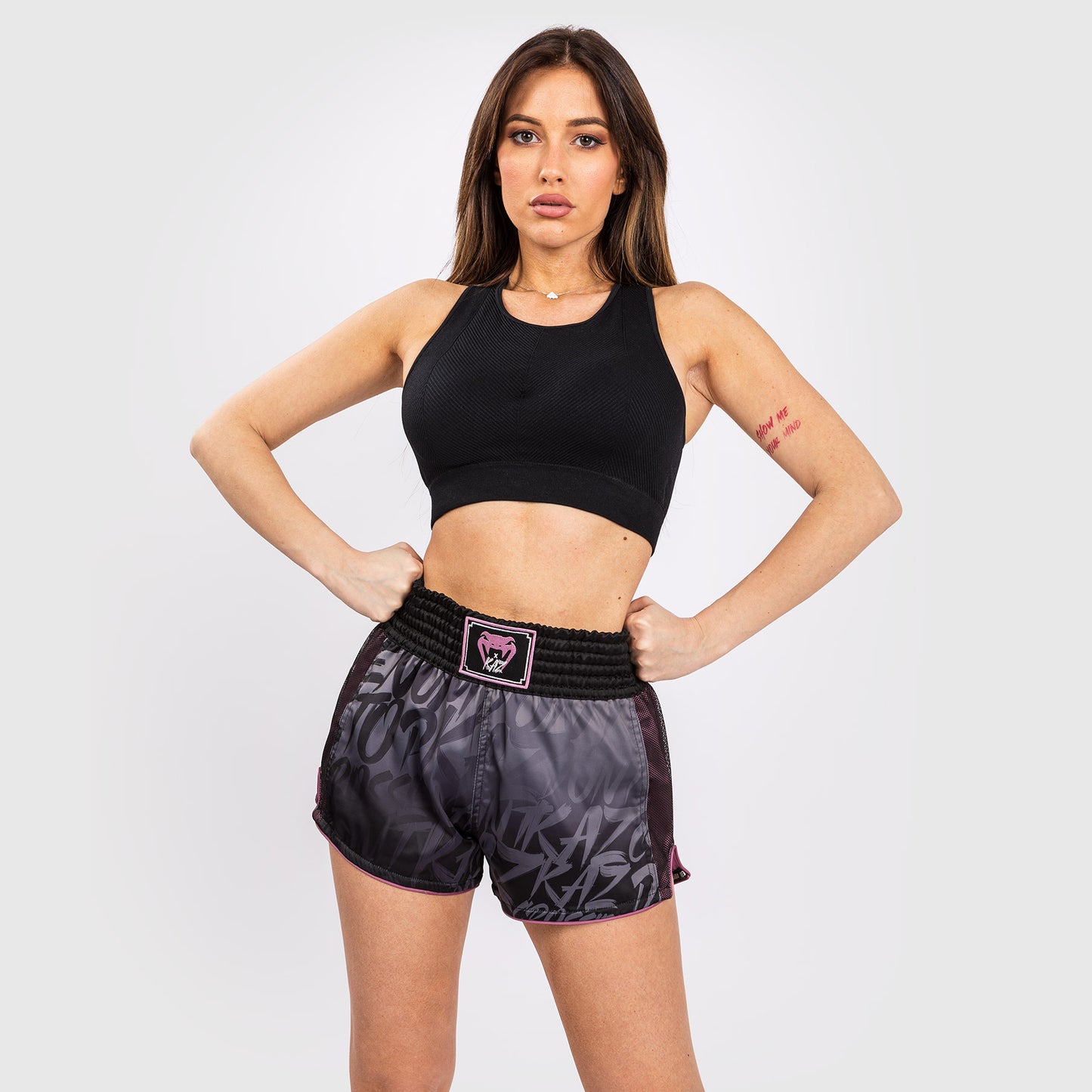 Venum x Kaz Muay Thai Shorts - Schwarz