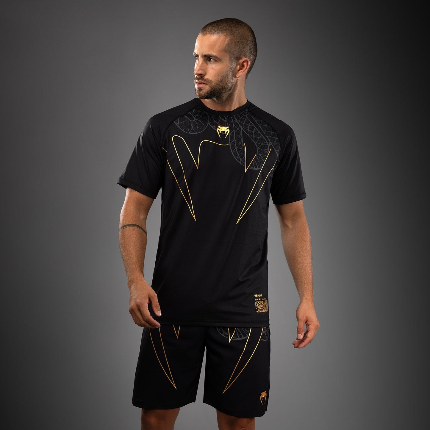 Venum Serpenti Dry Tech T-Shirt – Schwarz/Silber/Gold