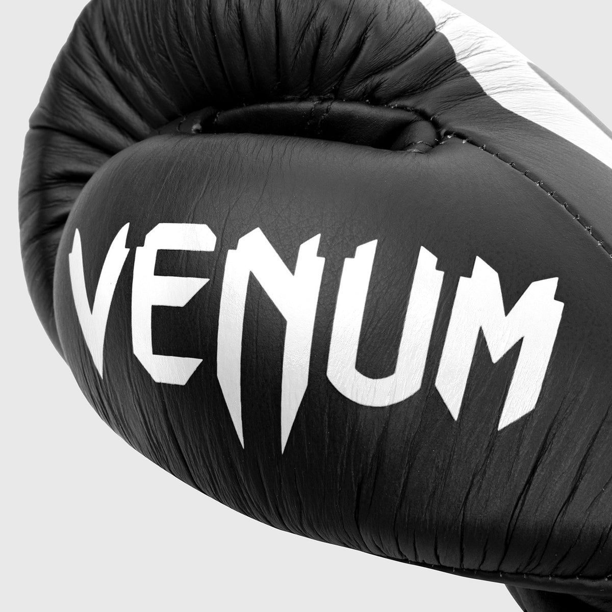Venum Giant 2.0 professionelle Boxhandschuhe - MIT SCHNÜRUNG