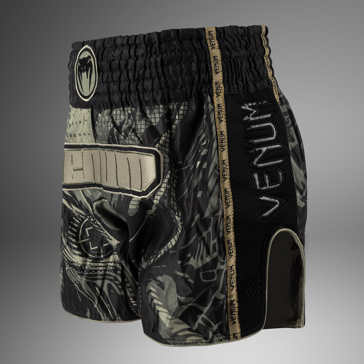 Venum Invader Muay Thai Shorts - Schwarz/Sand