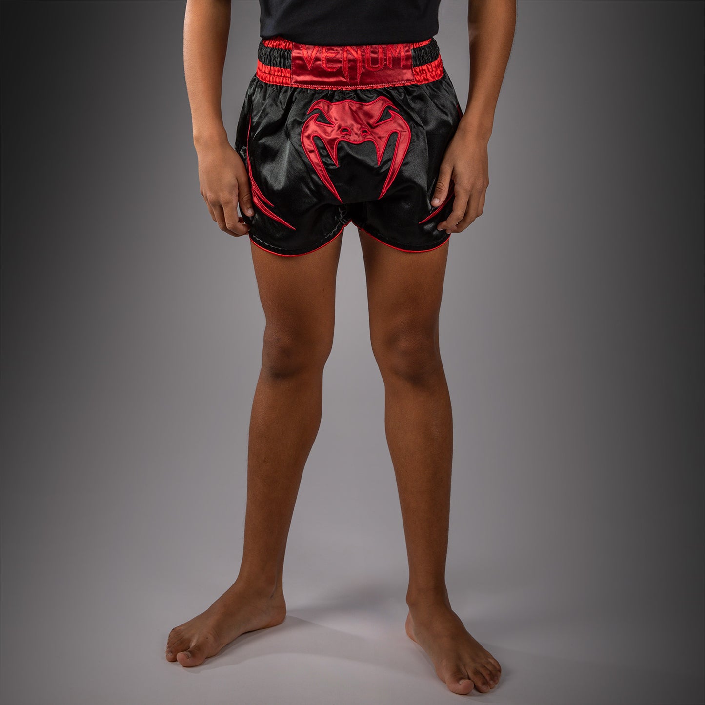 Venum Attack Muay Thai-Shorts - Schwarz/Rot