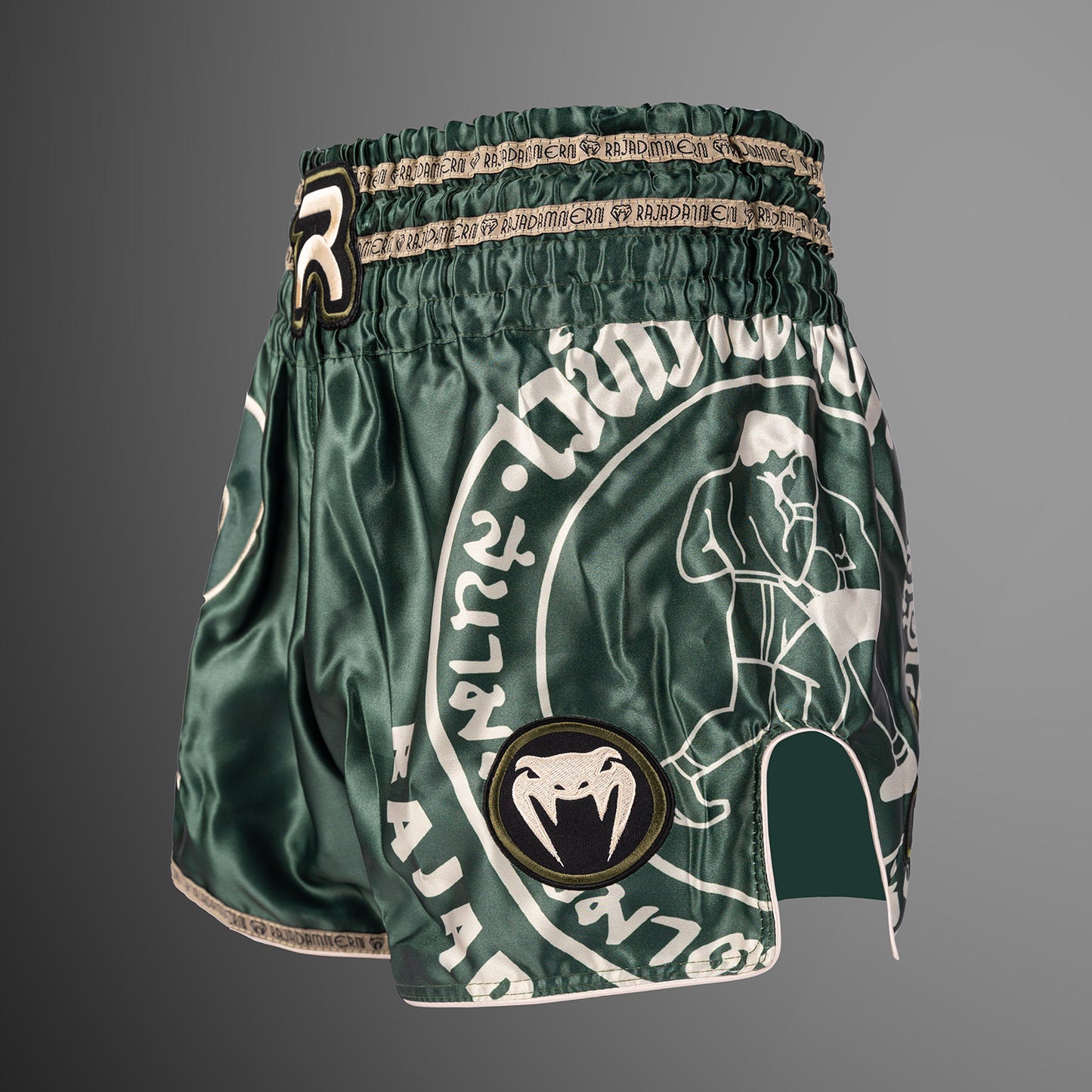 Venum x Rajadamnern Muay Thai Shorts - Militärgrün
