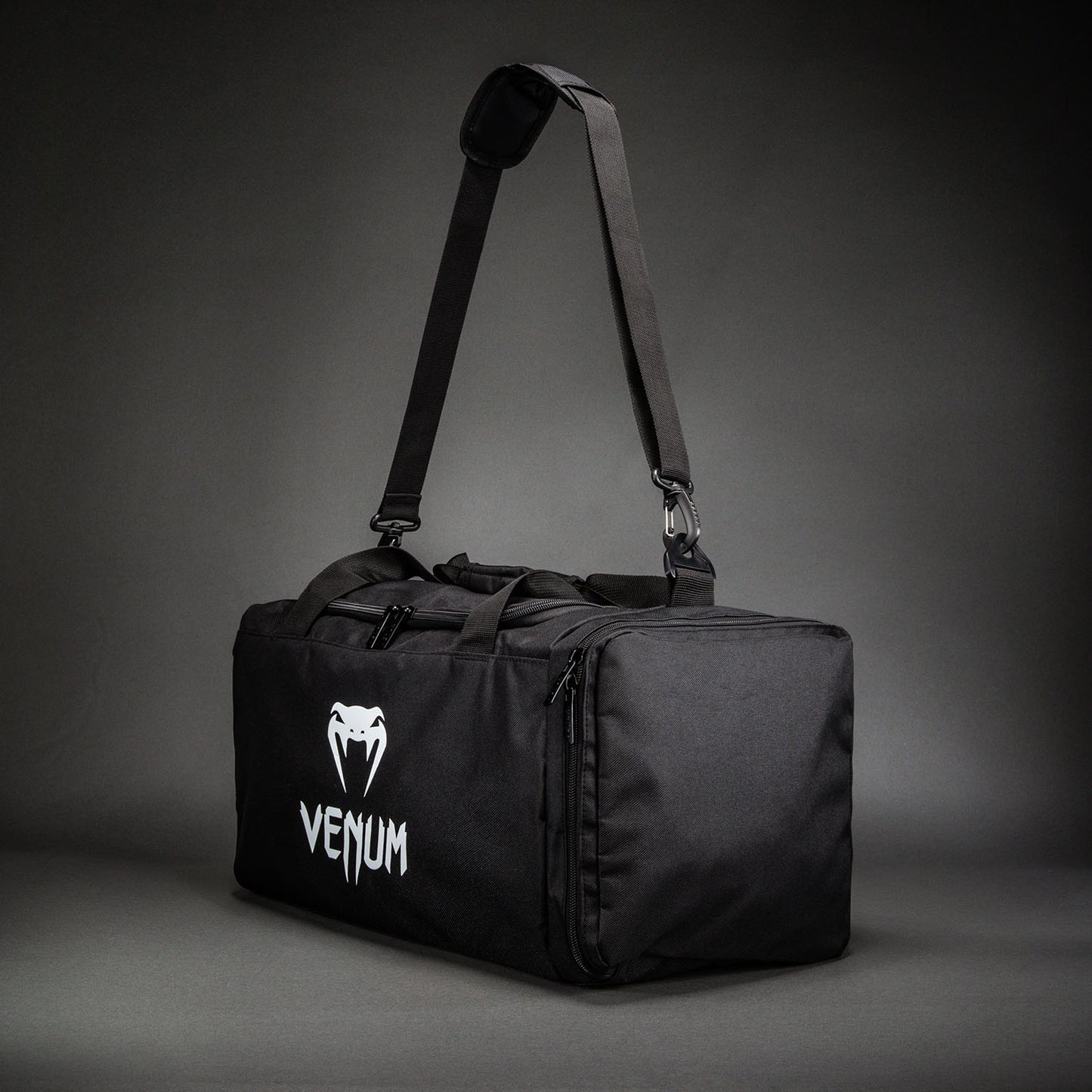 Venum Essential Sporttasche (26L) - Schwarz