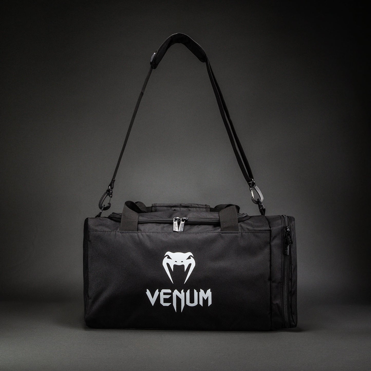 Venum Essential Sporttasche (26L) - Schwarz