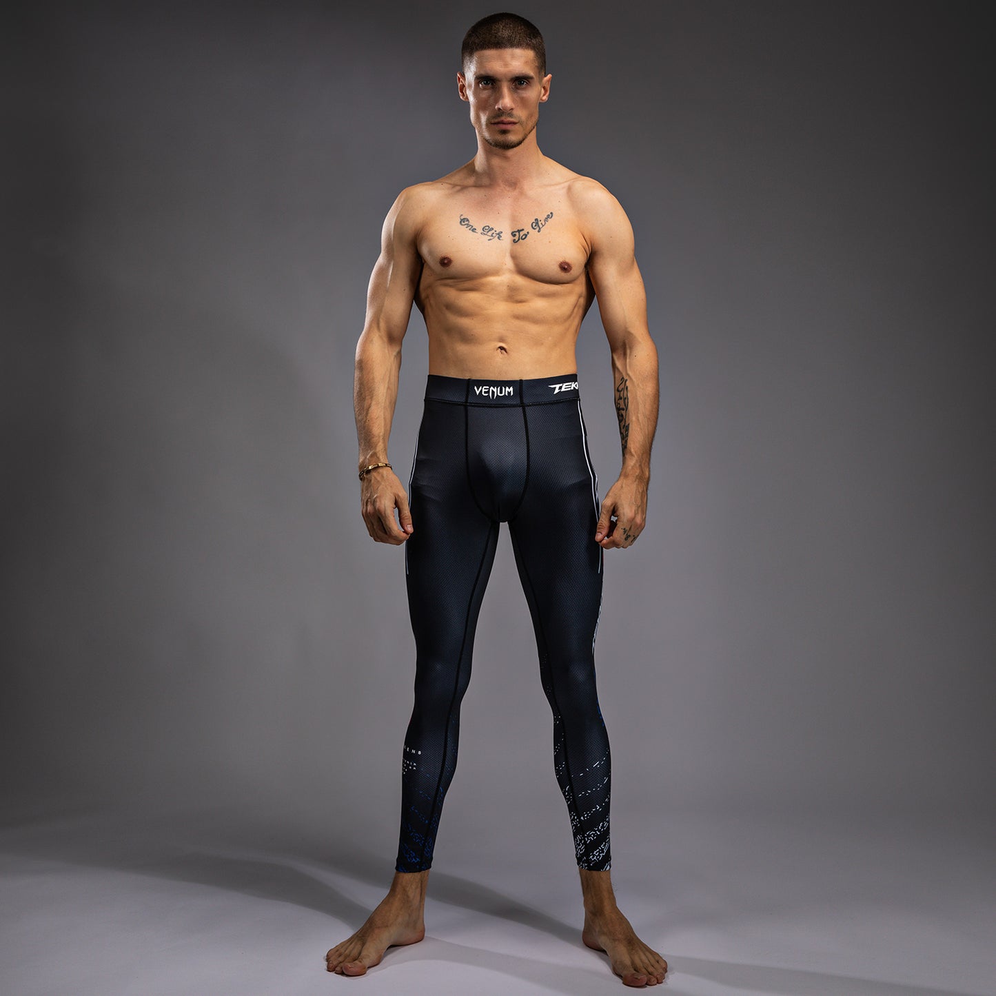 Venum x TEKKEN 8 - Jin Kazama Spats - Blau/Schwarz/Weiß