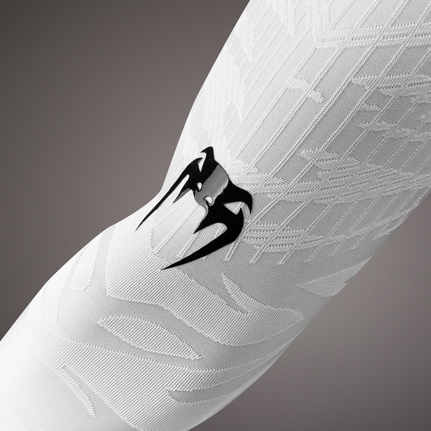 Venum Elite Armsleeves - Weiß/Schwarz