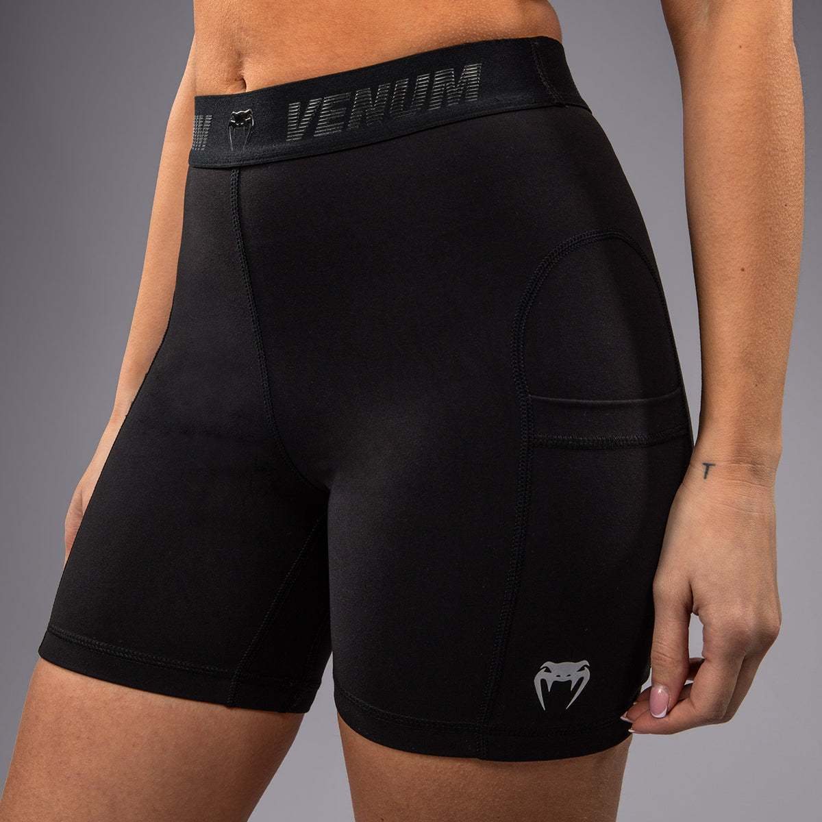 Venum Elevate Lange Vale Tudo Shorts für Frauen - Schwarz