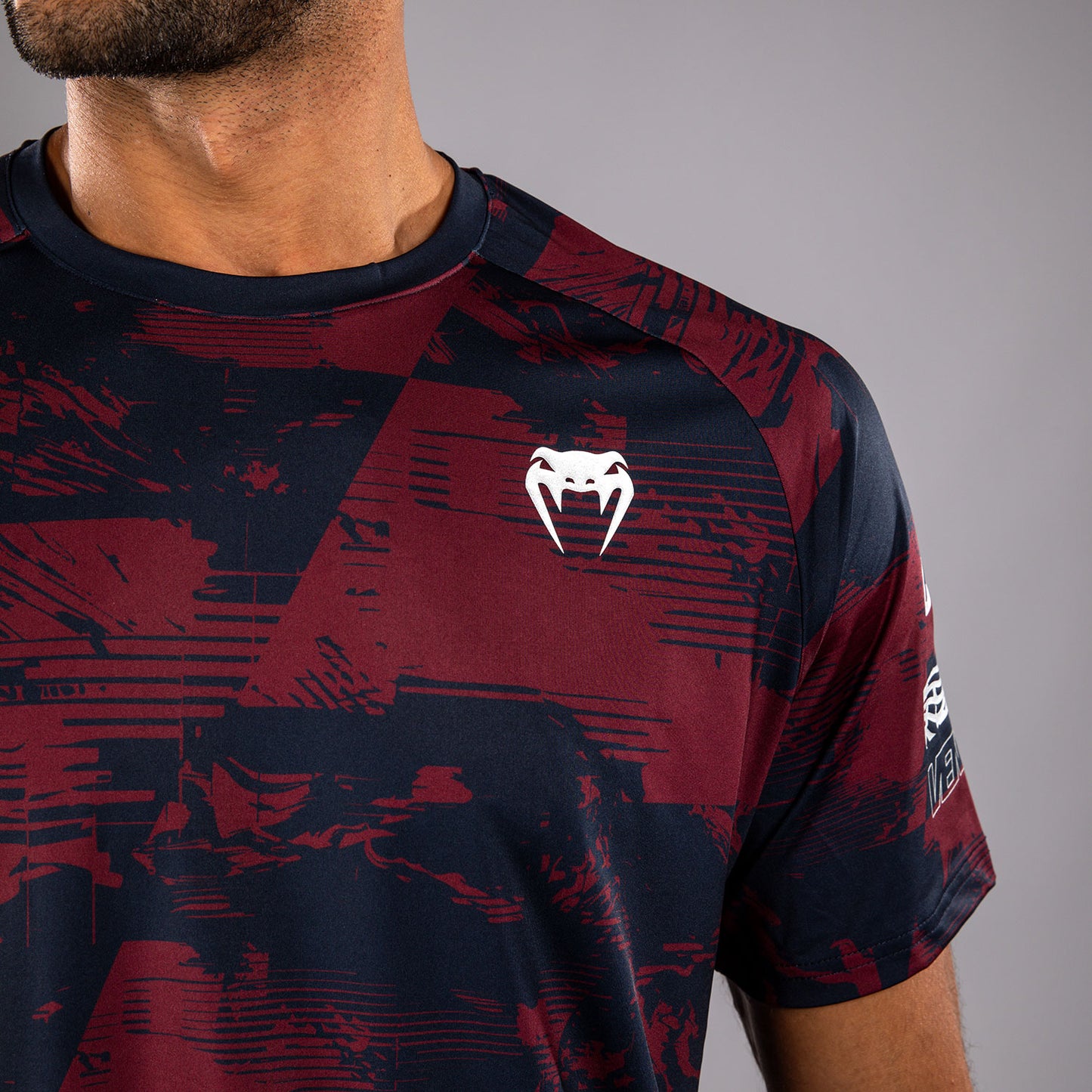 UFC Zenith by Venum Authentic Fight Week Performance Kurzarm T-Shirt Herren - Marineblau/Burgunderrot/Silber