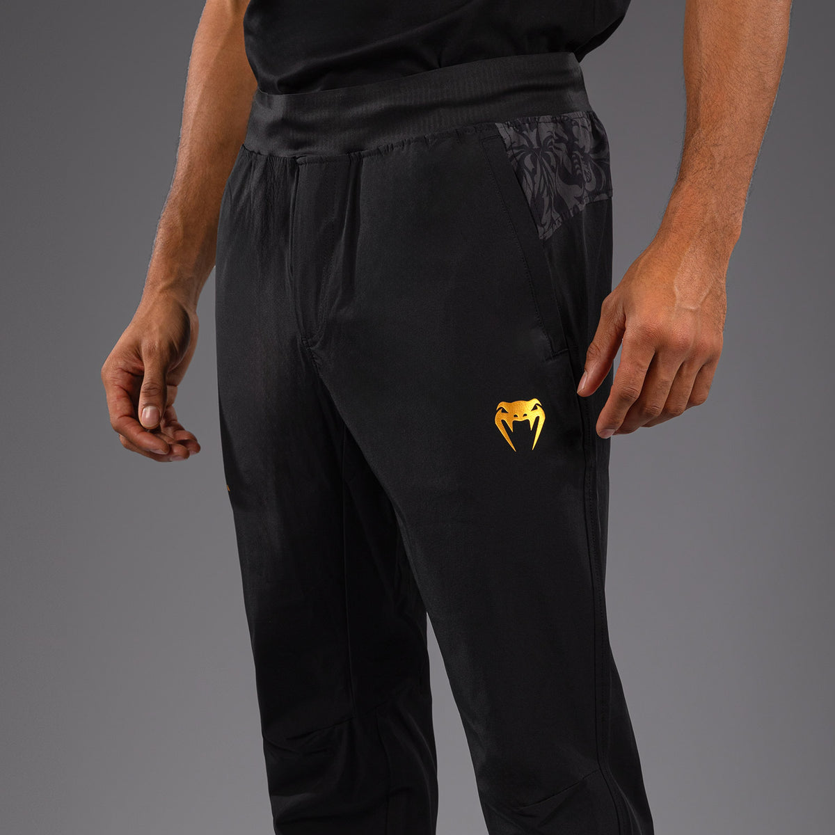 Venum x Topuria Unmatched Edition Jogginghose - Schwarz/Gold