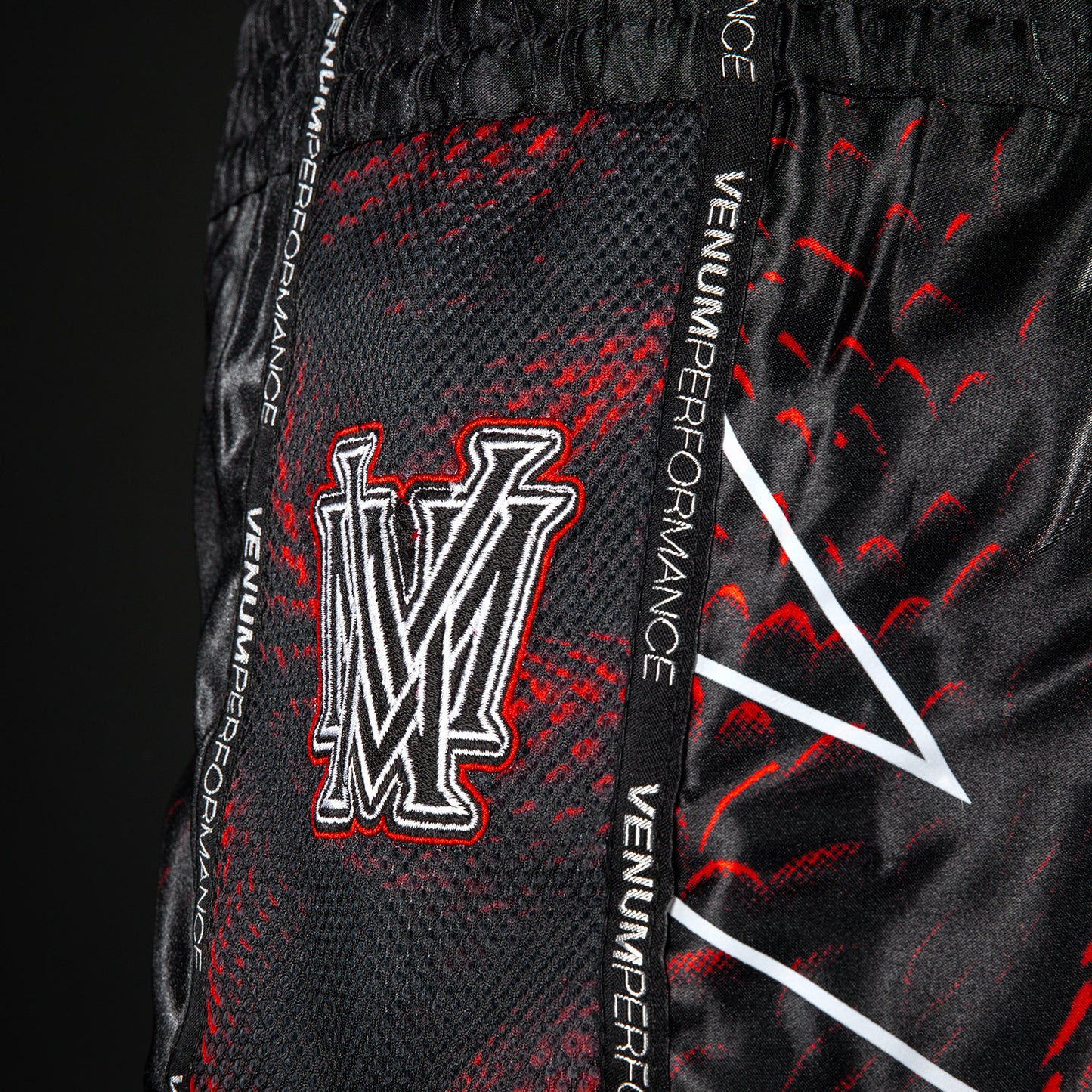 Venum Matupa Muay-Thai-Shorts - Schwarz/Rot/Silber