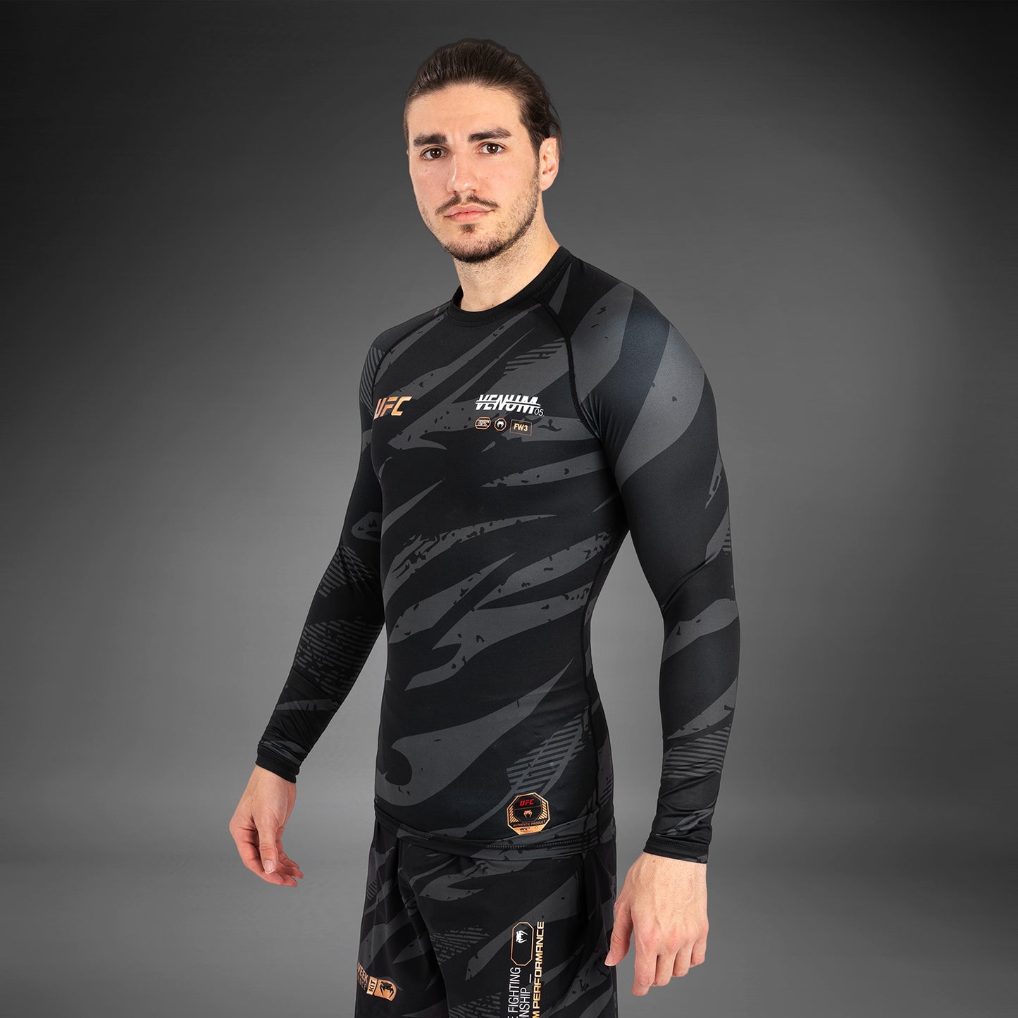UFC Adrenaline by Venum Fight Week Performance Langärmeliger Rashguard - Urban Camo