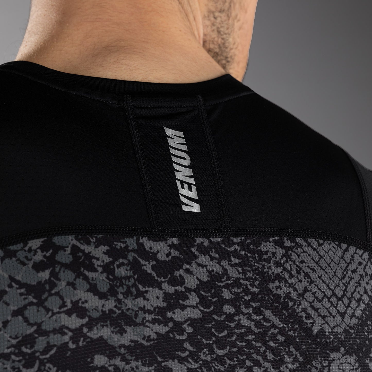 Venum G-Fit Scales Ärmelloses Rashguard – Schwarz/Anthrazitgrau