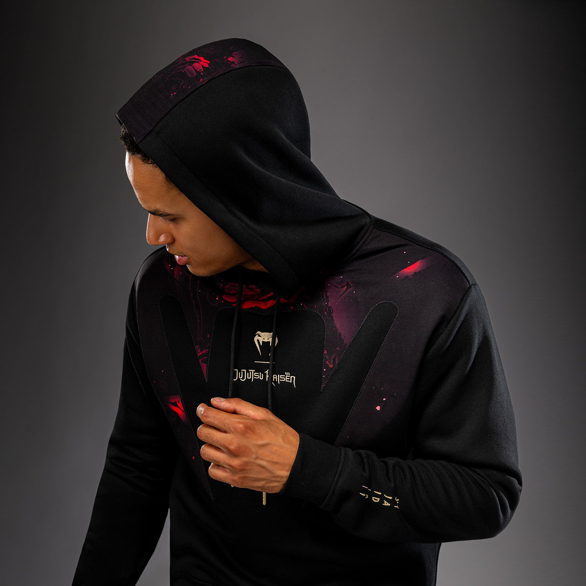 Jujutsu Kaisen x Venum Itadori Kapuzenpullover – Schwarz/Rot
