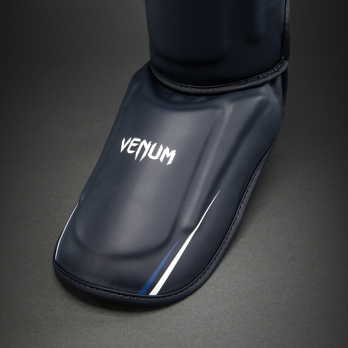 Venum G-Core Schienbeinschoner - Marineblau/Weiß