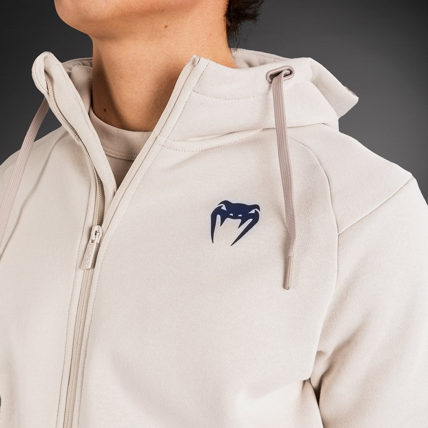 Venum Strikeland Kapuzenpullover mit Reißverschluss - Greige