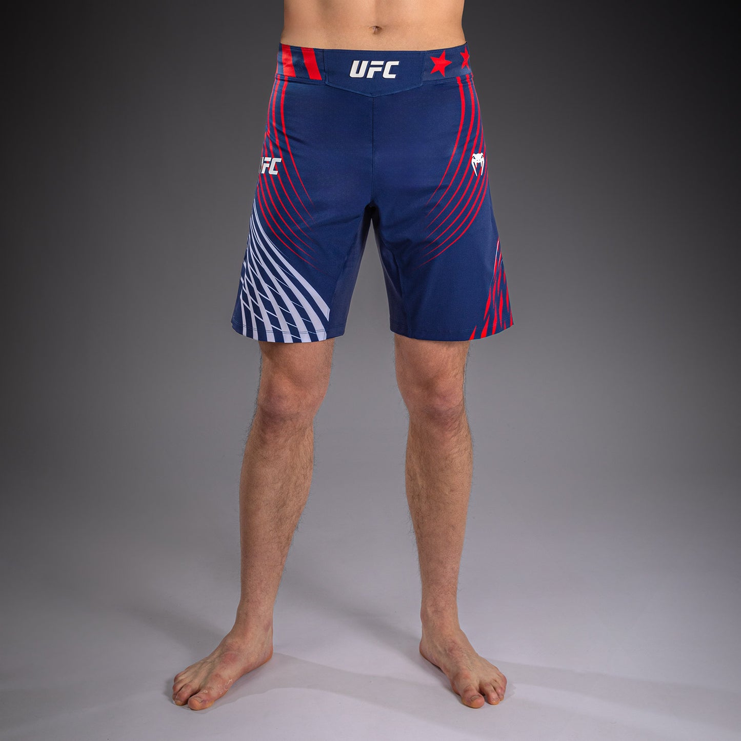 Official UFC Freedom 250 by Venum Authentic Fight Night Fight Shorts im Long Fit für Herren - Blau