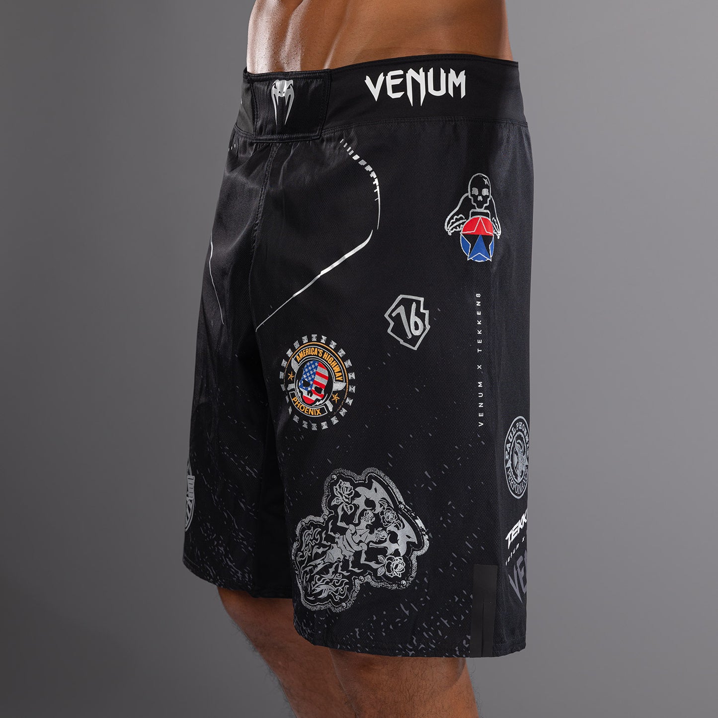Venum x TEKKEN 8 - Paul Phoenix Fight Shorts - Schwarz