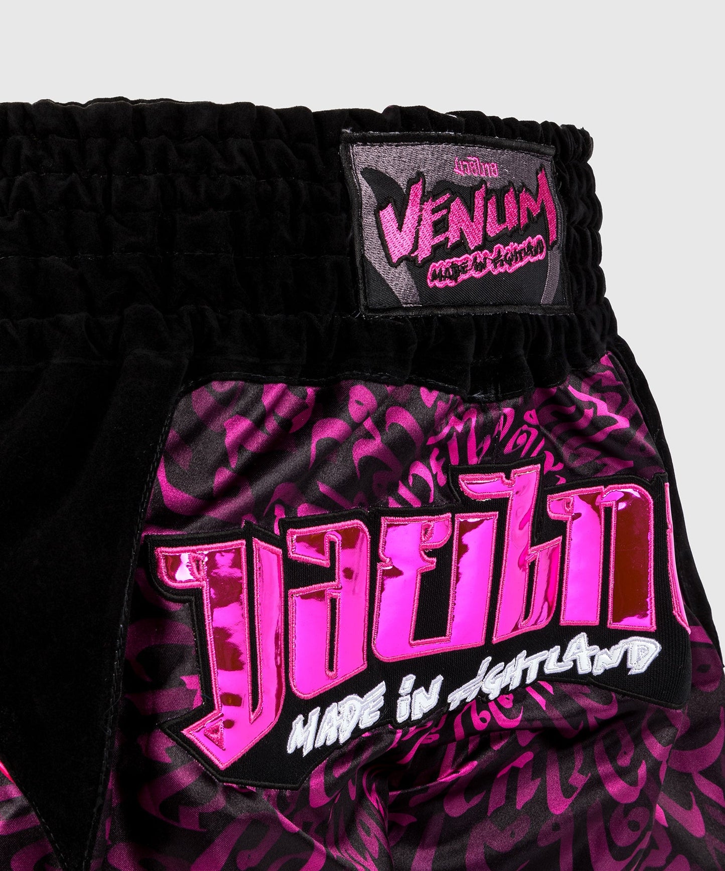 Venum Attack Muay Thai Shorts - Schwarz/Pink