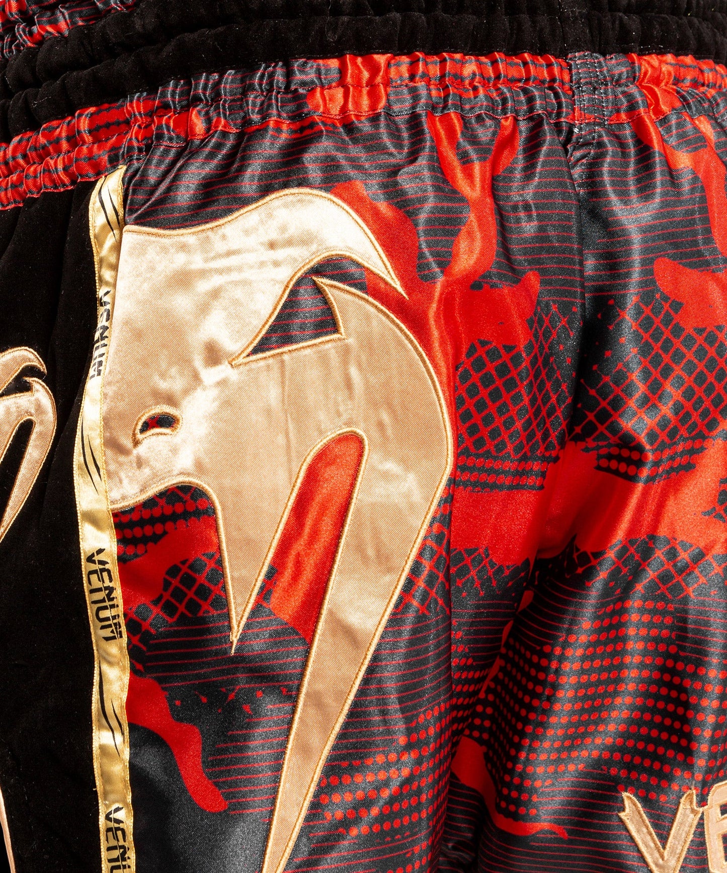 Muay Thai Shorts Venum Giant Camo - Rot/Gold