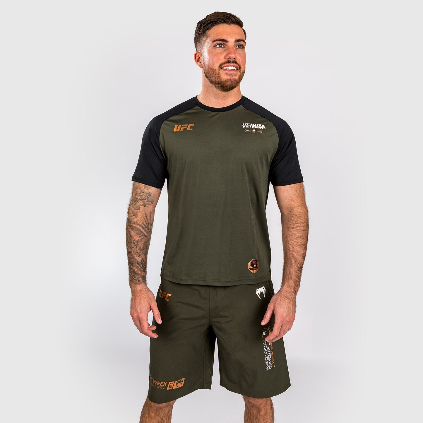 UFC Adrenaline by Venum Fight Week Dry-tech-T-Shirt für Männer - Khaki/Bronze