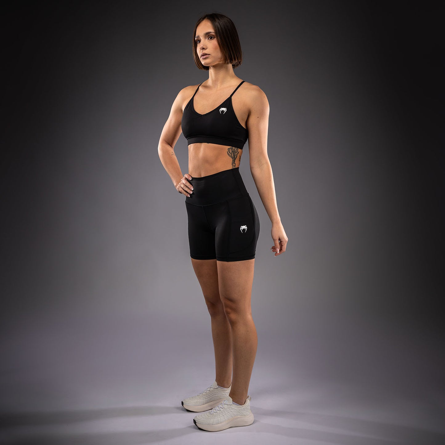 Venum Essential Kompressionsshorts - Schwarz