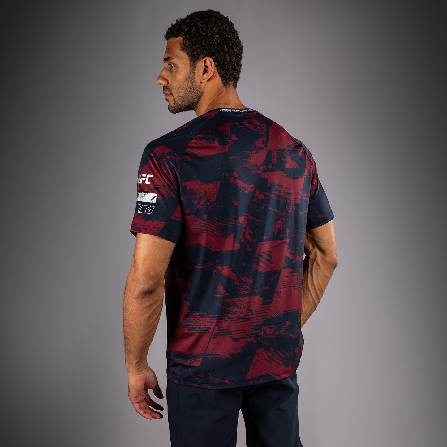 UFC Zenith by Venum Authentic Fight Week Performance Kurzarm T-Shirt Herren - Marineblau/Burgunderrot/Silber