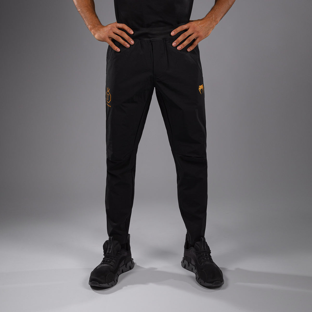 Venum x Topuria Unmatched Edition Jogginghose - Schwarz/Gold