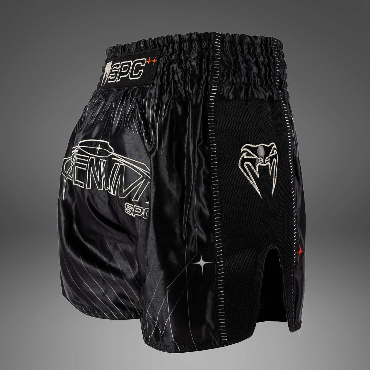 Venum Eclipse Muay Thai Shorts – Schwarz/Ivory